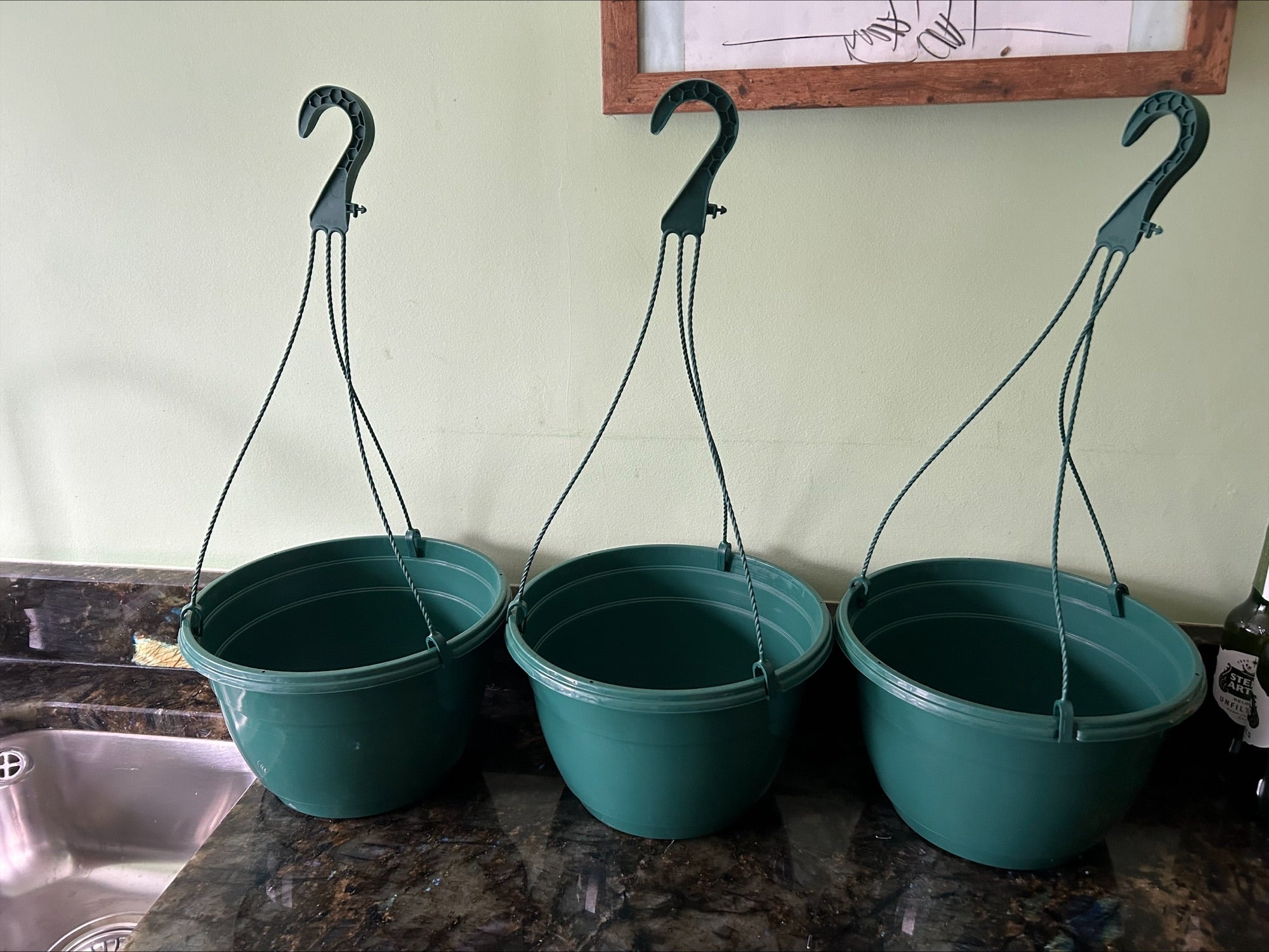 2 X 27cm Hanging pots in Dark Green.