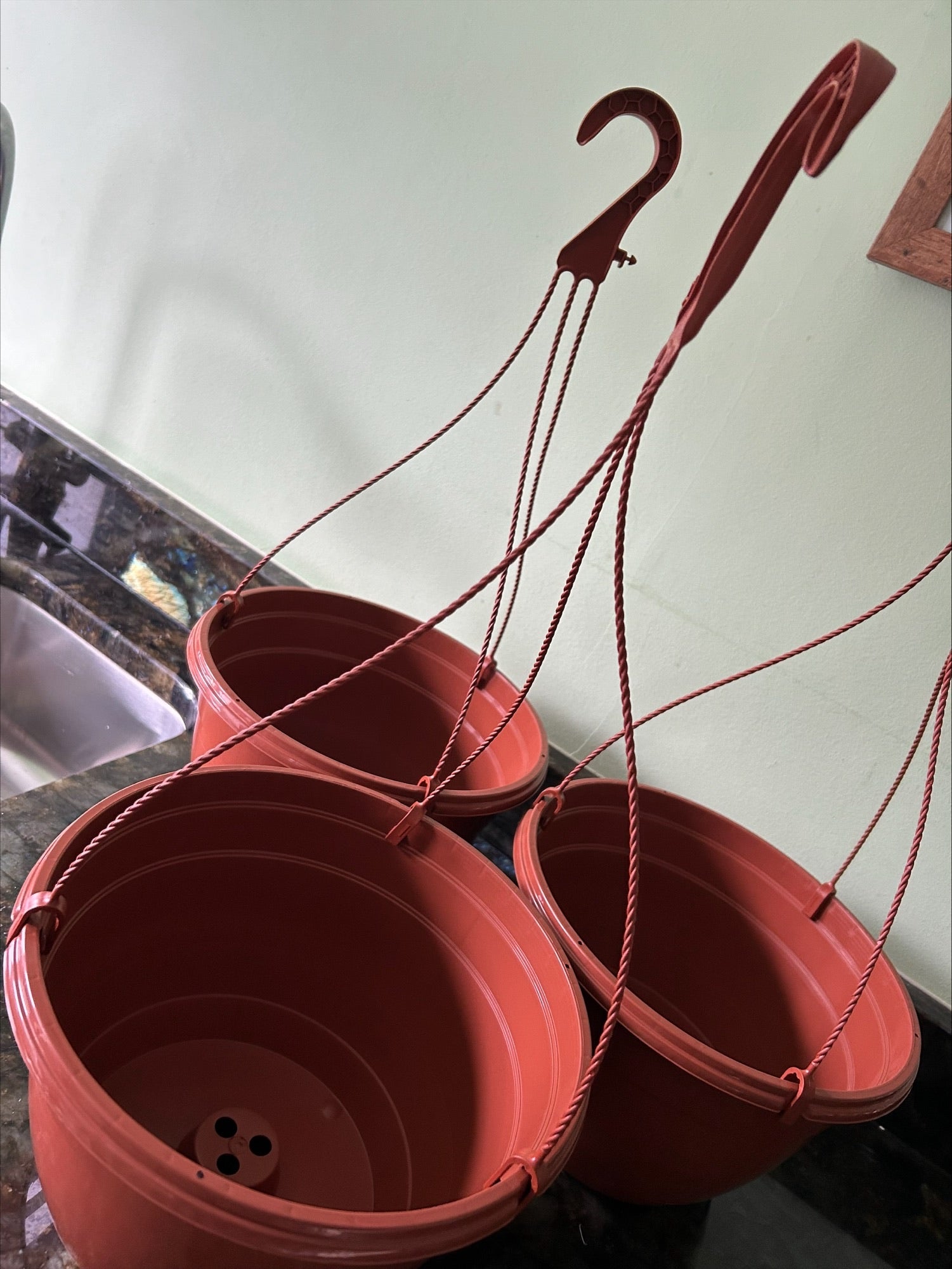 5 X 27cm Hanging pots in Terracotta.