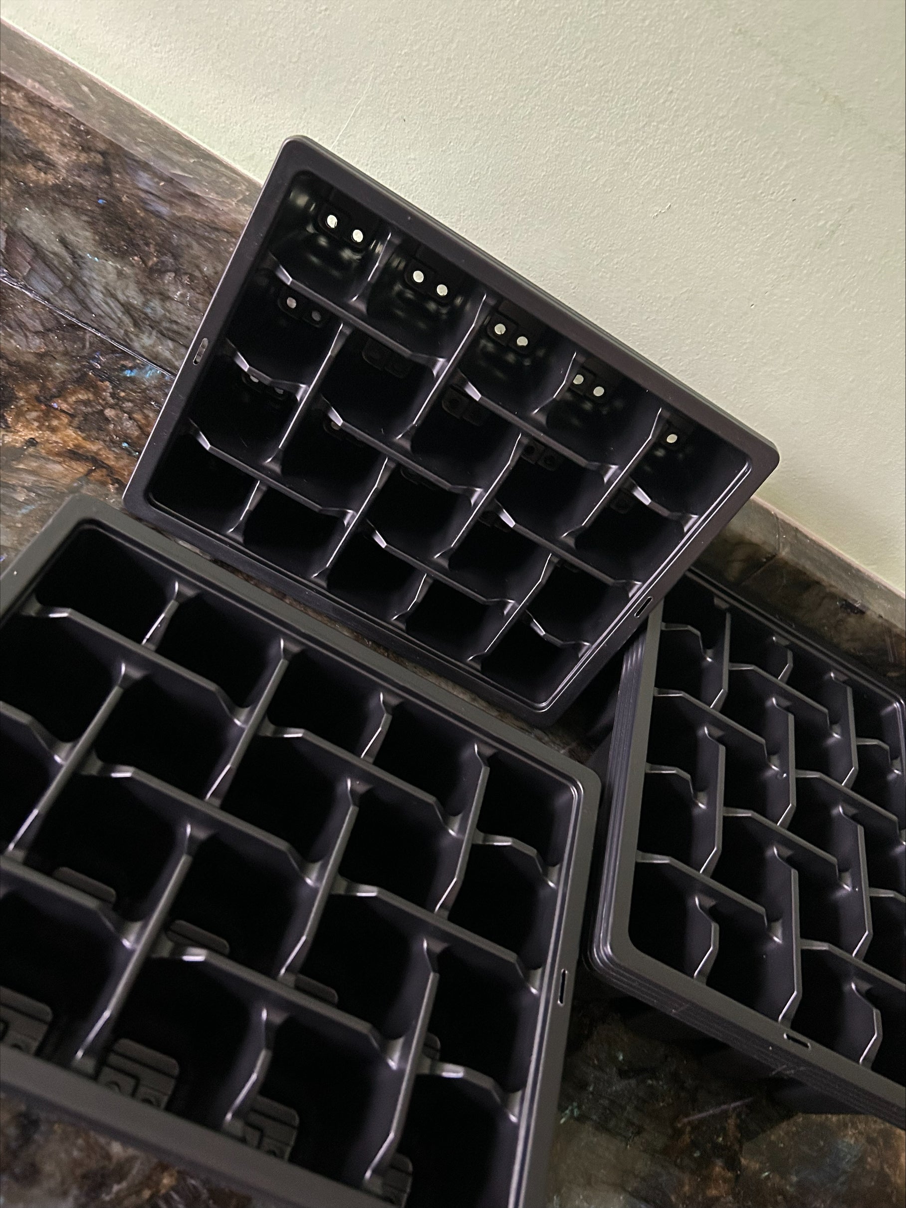 2 x 20 Cell Bedding Pack Plug Plant Half Size Seed Tray with Holes